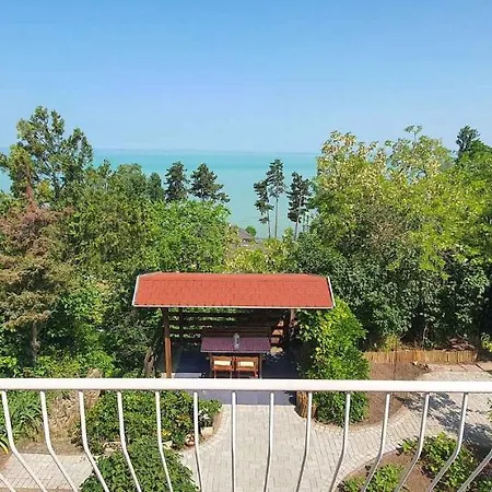 In Siofok-sosto/balaton 38178